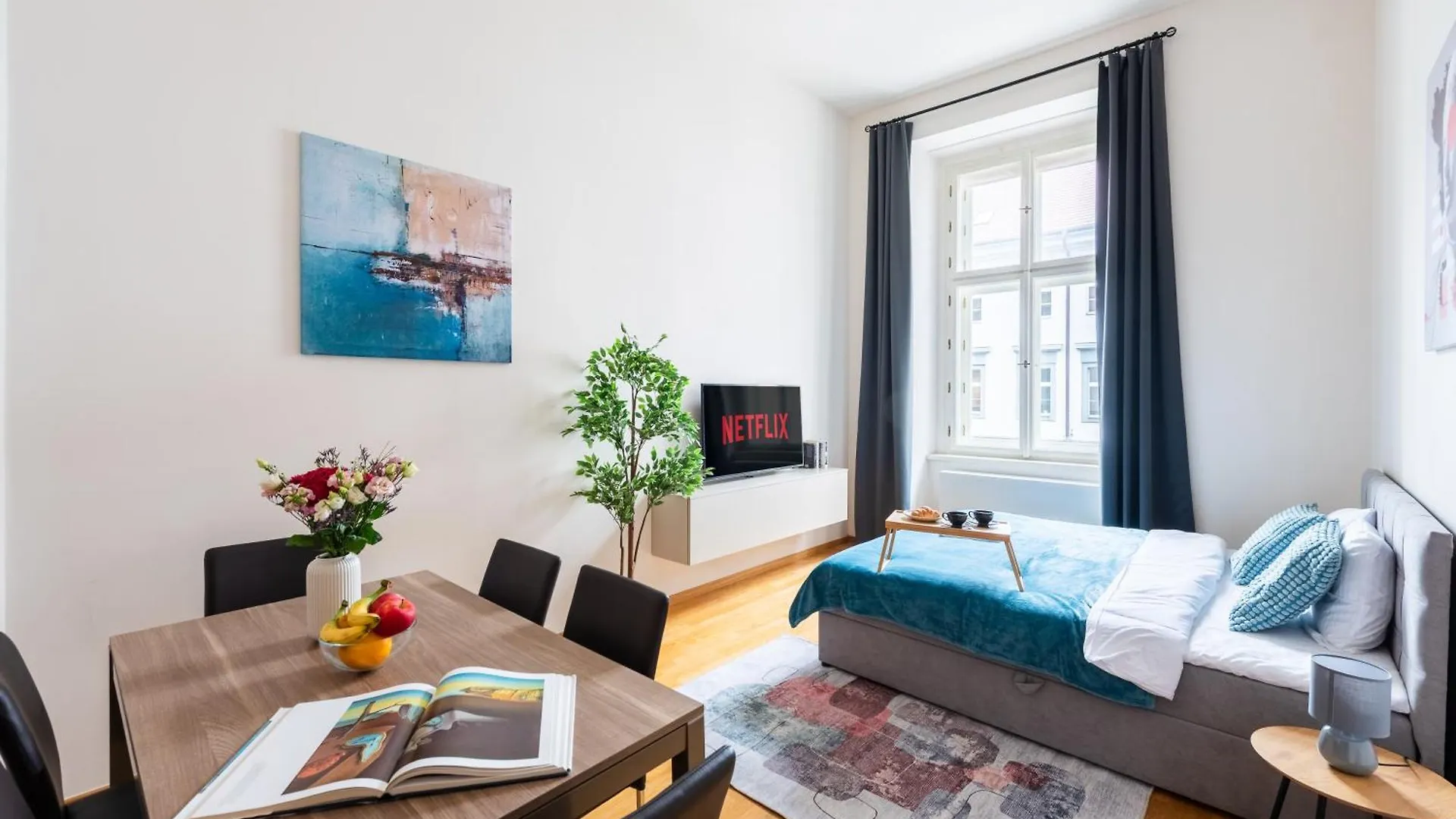 Spacious 3-Bedrooms Apartment Near Karlin Square Praga